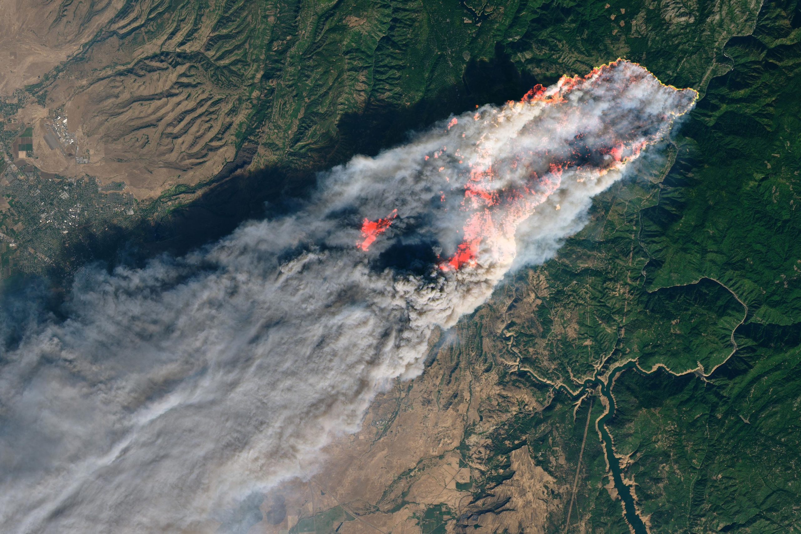 Camp-Fire-Rages-in-California-scaled.jpg