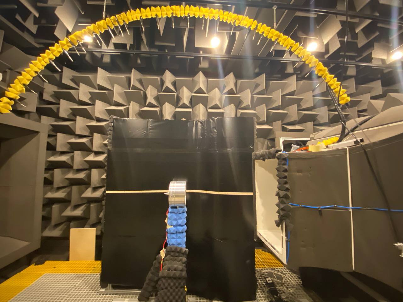Electric-Ducted-Fan-Mounted-Next-to-the-Curved-Surface.jpg