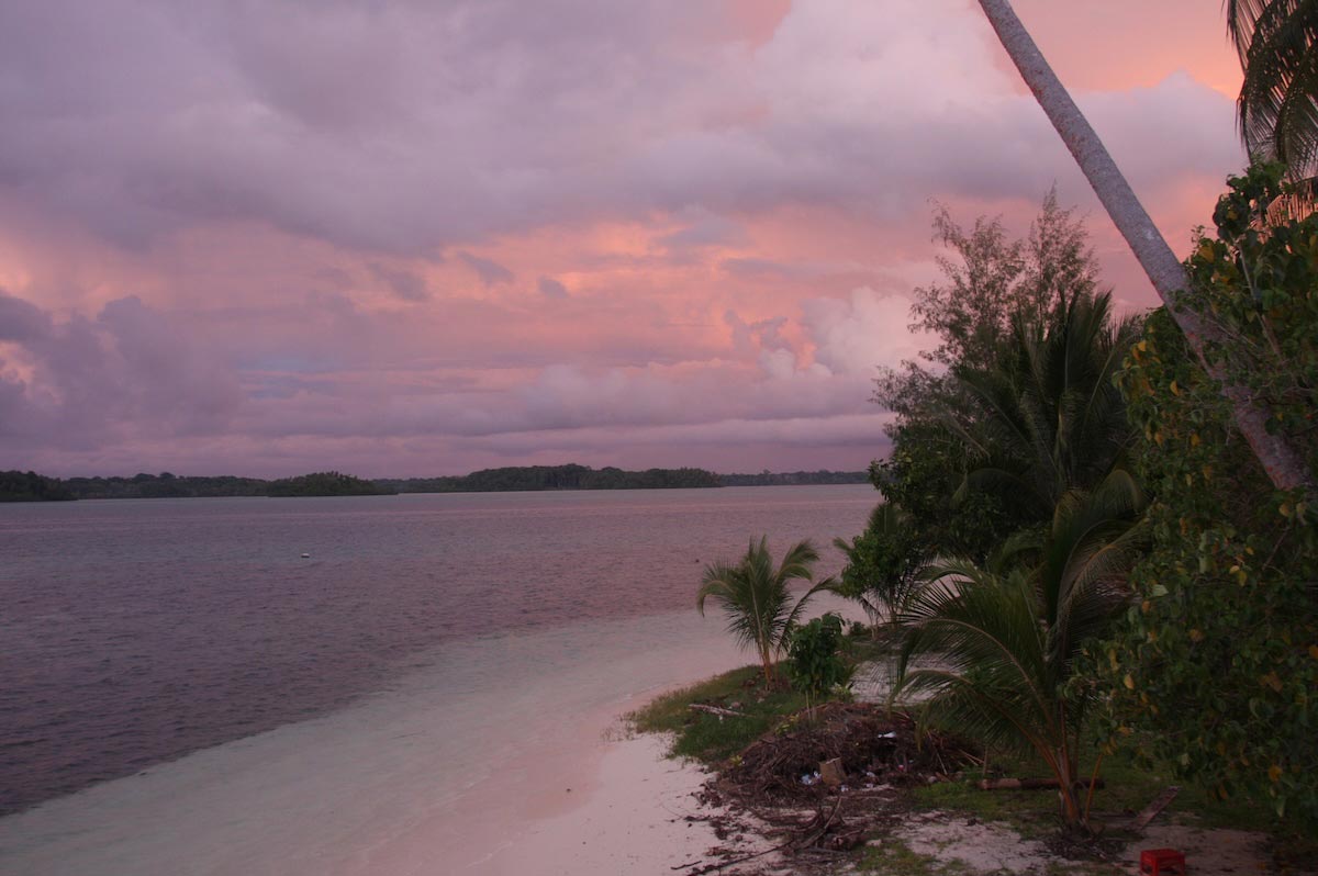 Islands-in-the-Vona-Vona-Lagoon.jpg