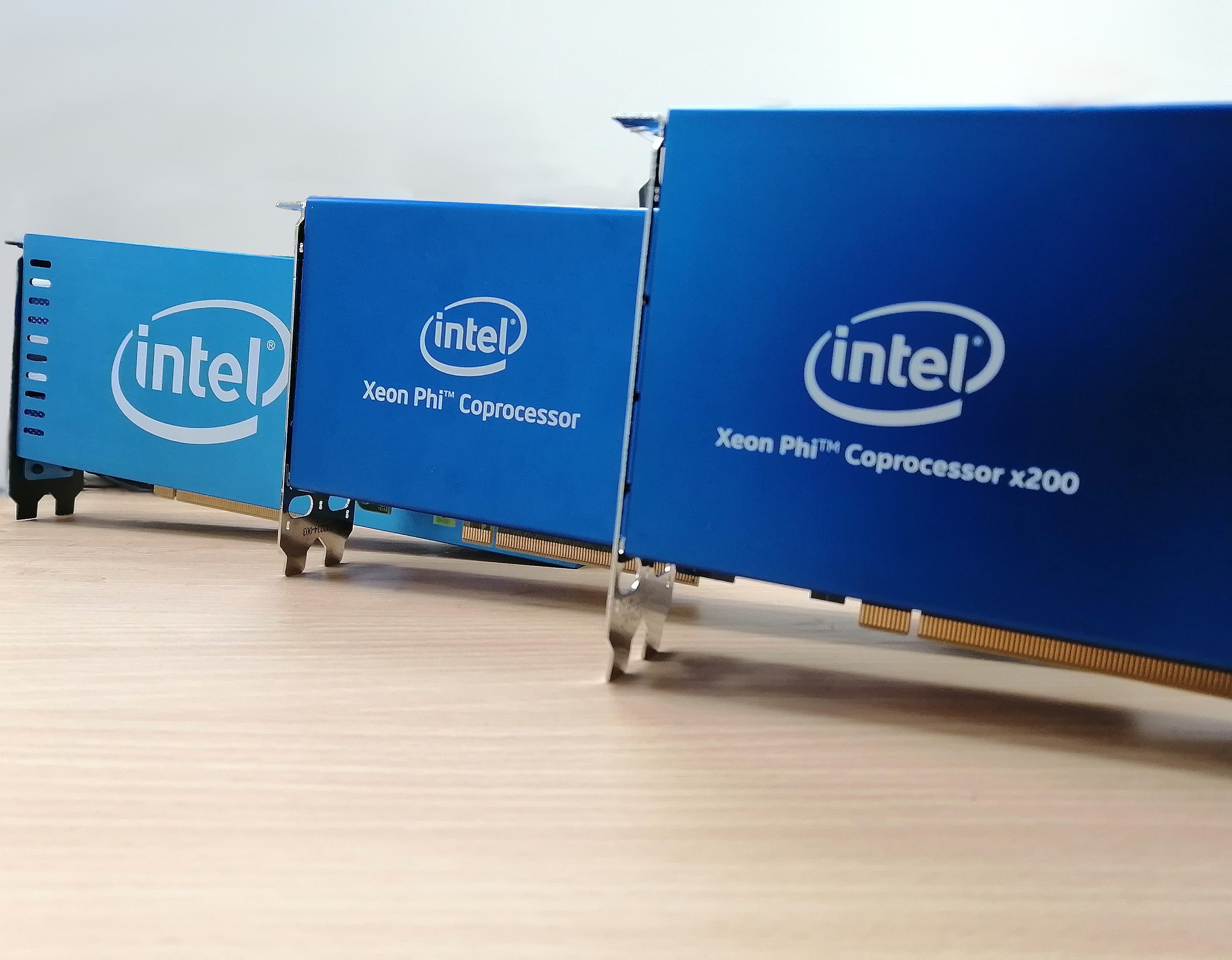 Intel_Xeon_Phi_Lineup.jpg