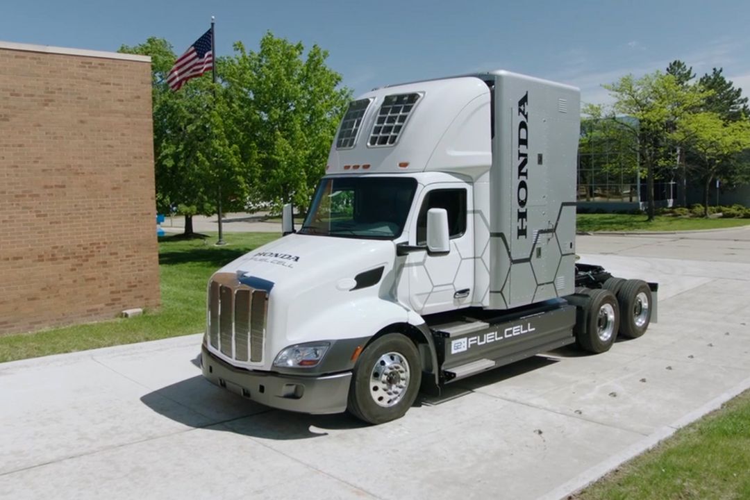 Honda_Class_8_Hydrogen_Fuel_Cell_Truck_Concept_1.jpg