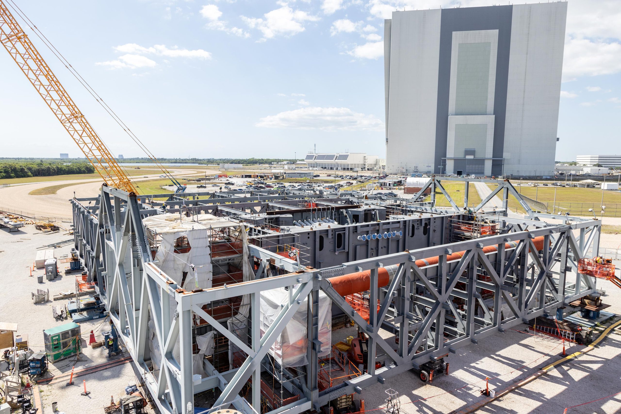 Construction-New-Mobile-Launcher-Platform-Base-scaled.jpg