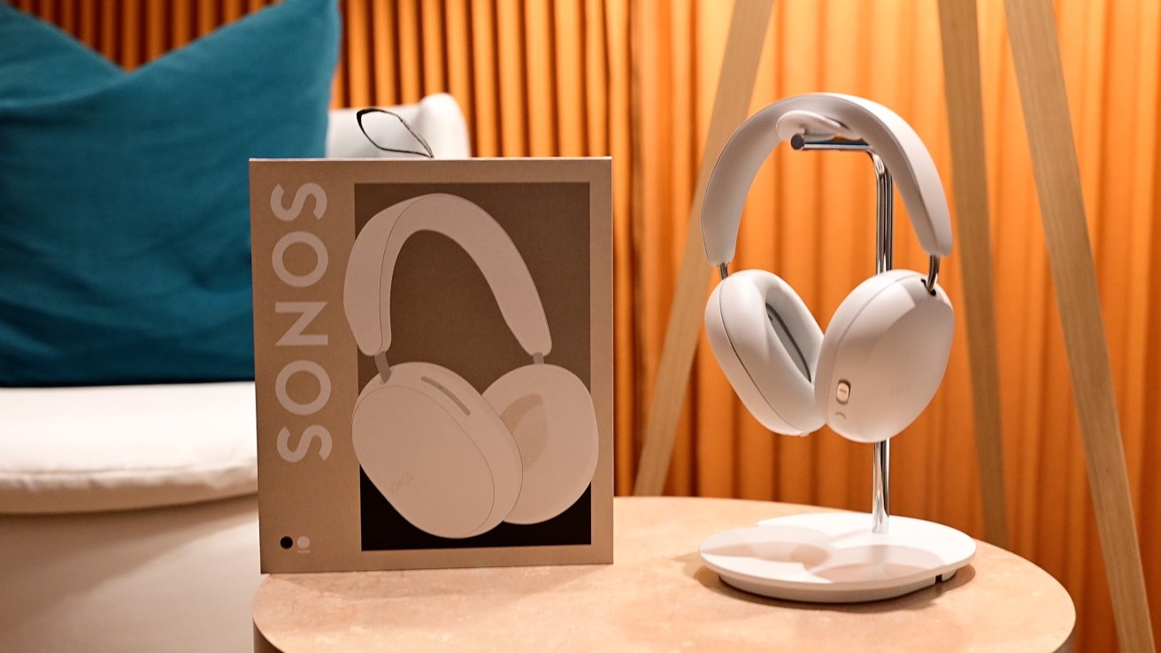 59747-122166-Sonos-Ace-Headphones-and-Box-xl.jpg