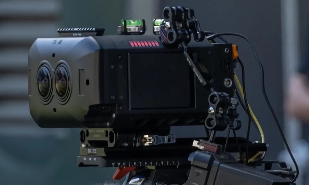 1716998263_apple_immersive_video_camera_1.jpg