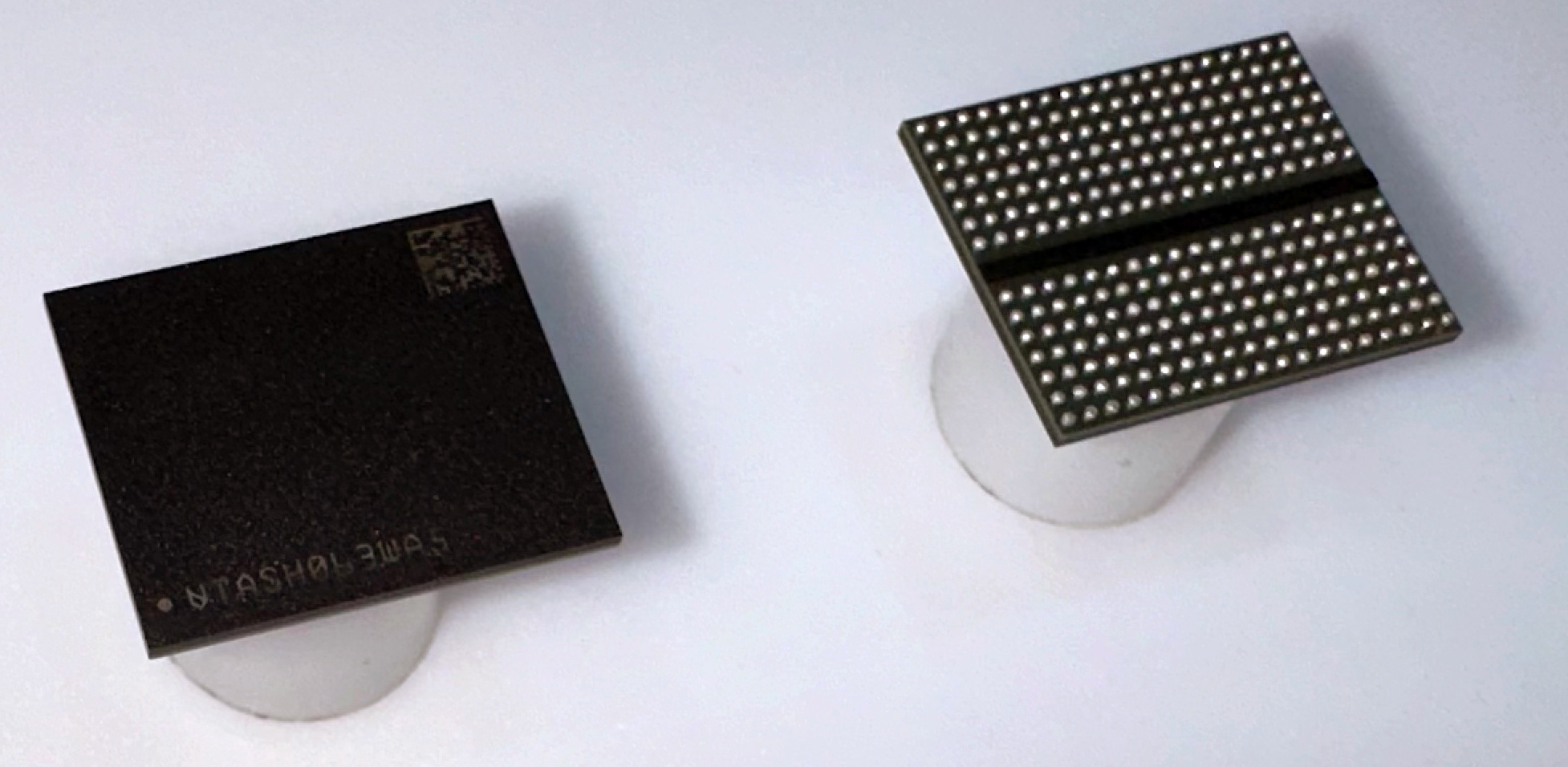 skhynix_gddr7_chips.jpg