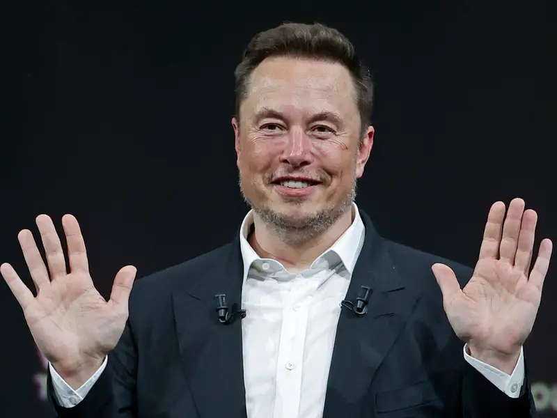 Elon-Musk-Tesla-2.webp
