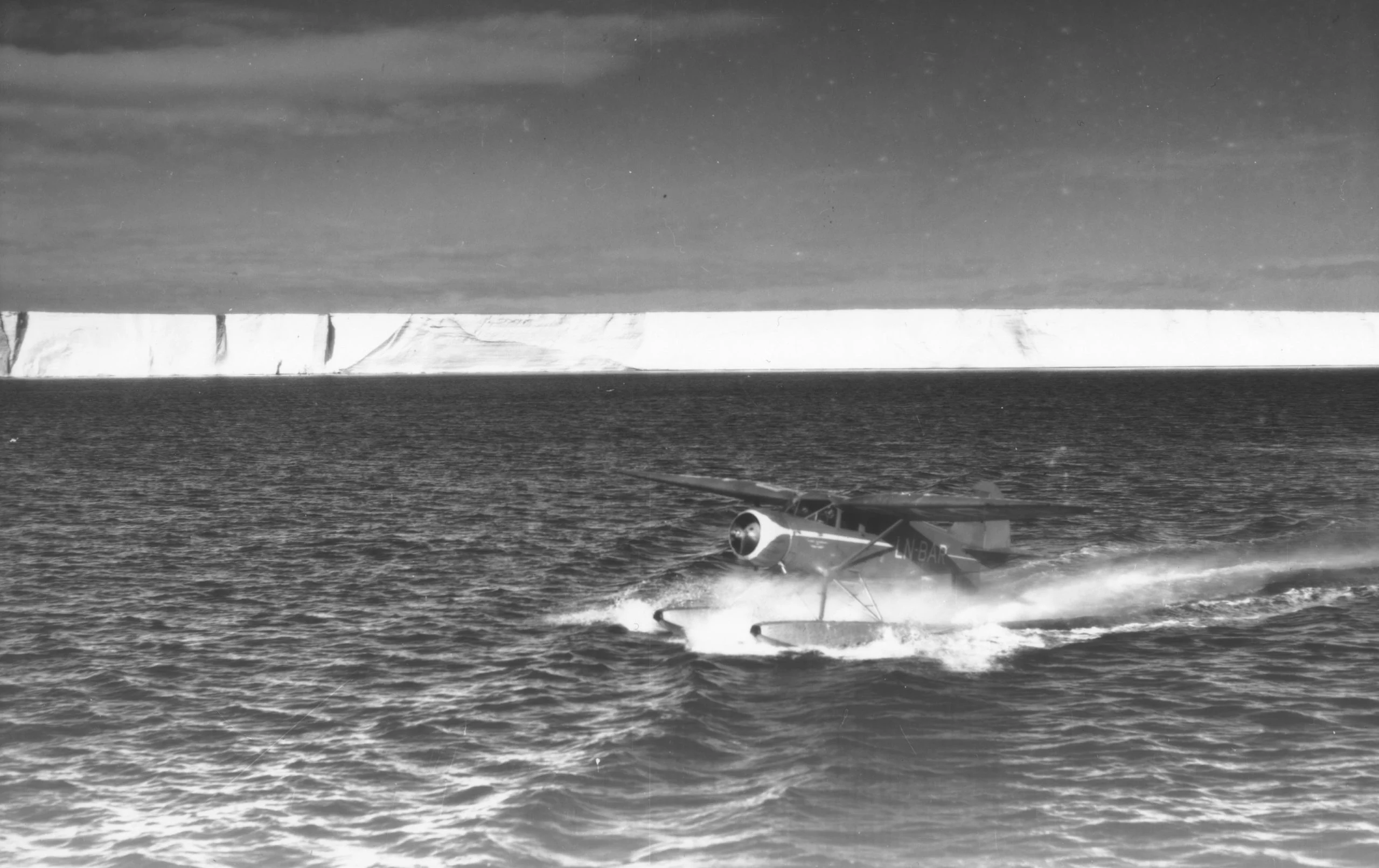 Stinson-Reliant-Poton-Aircraft-scaled.webp