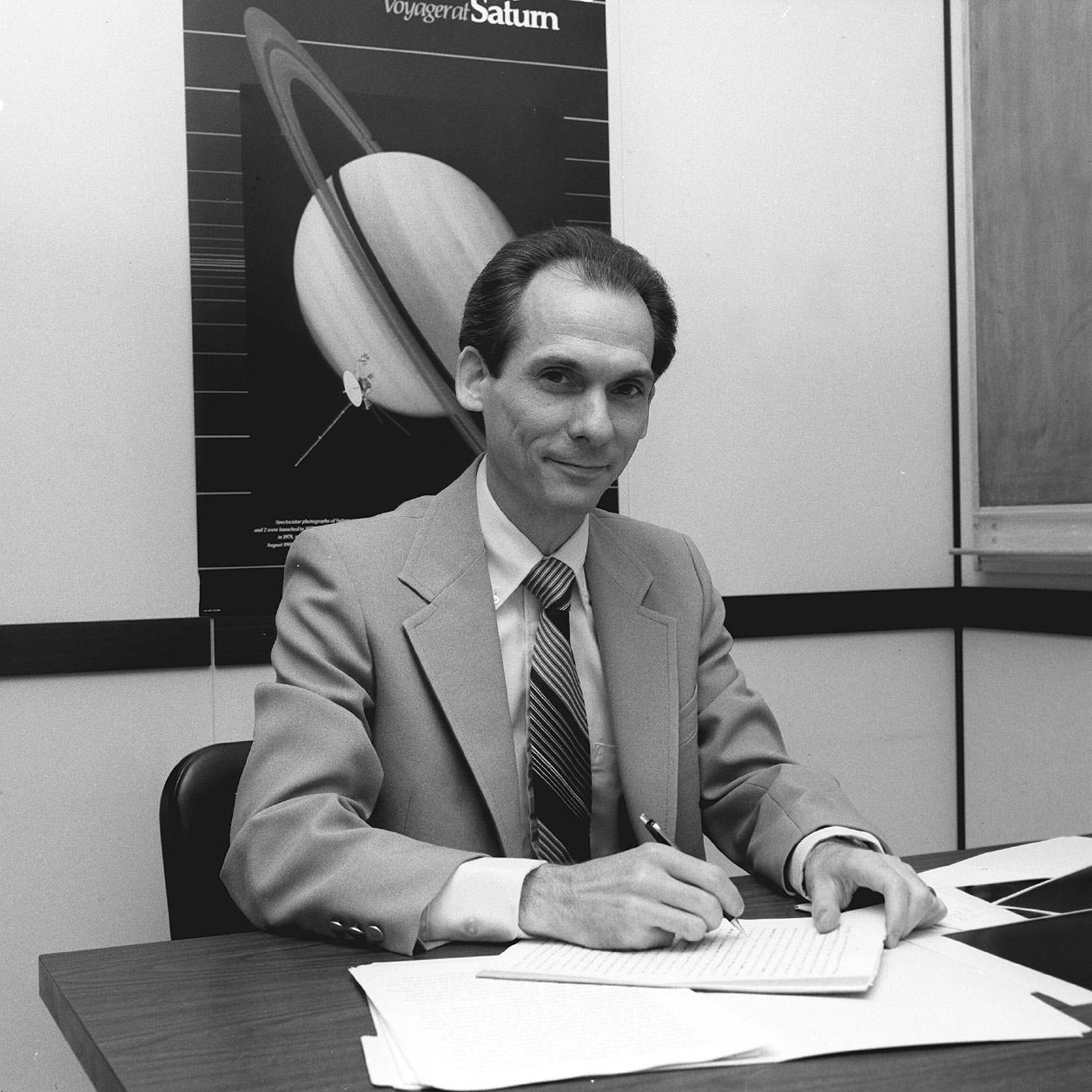 Ed-Stone-at-Desk.jpg