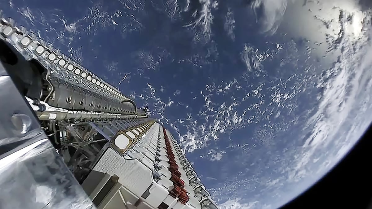 SpaceX-Satellite.jpg
