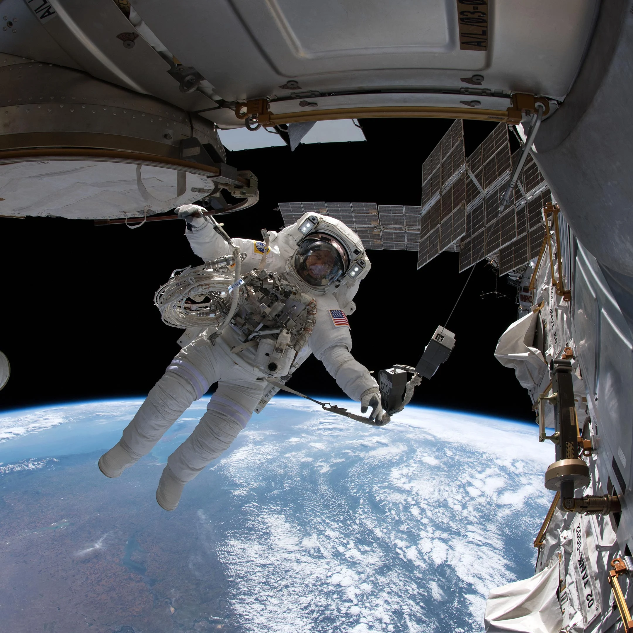 NASA-Astronaut-Drew-Feustel-ISS-Crop.webp