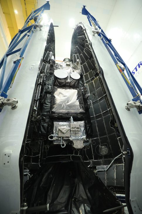 SPACEX-FALCON-HEAVY-GOES-U-1-485x728.jpeg