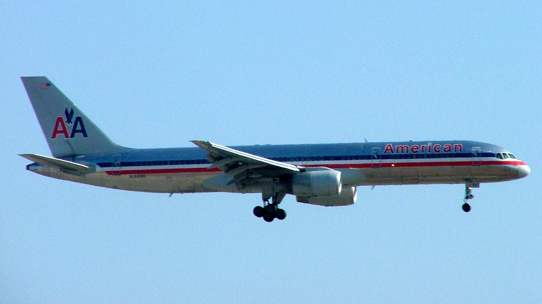 Boeing_757-200_(American_Airlines)_092.jpg