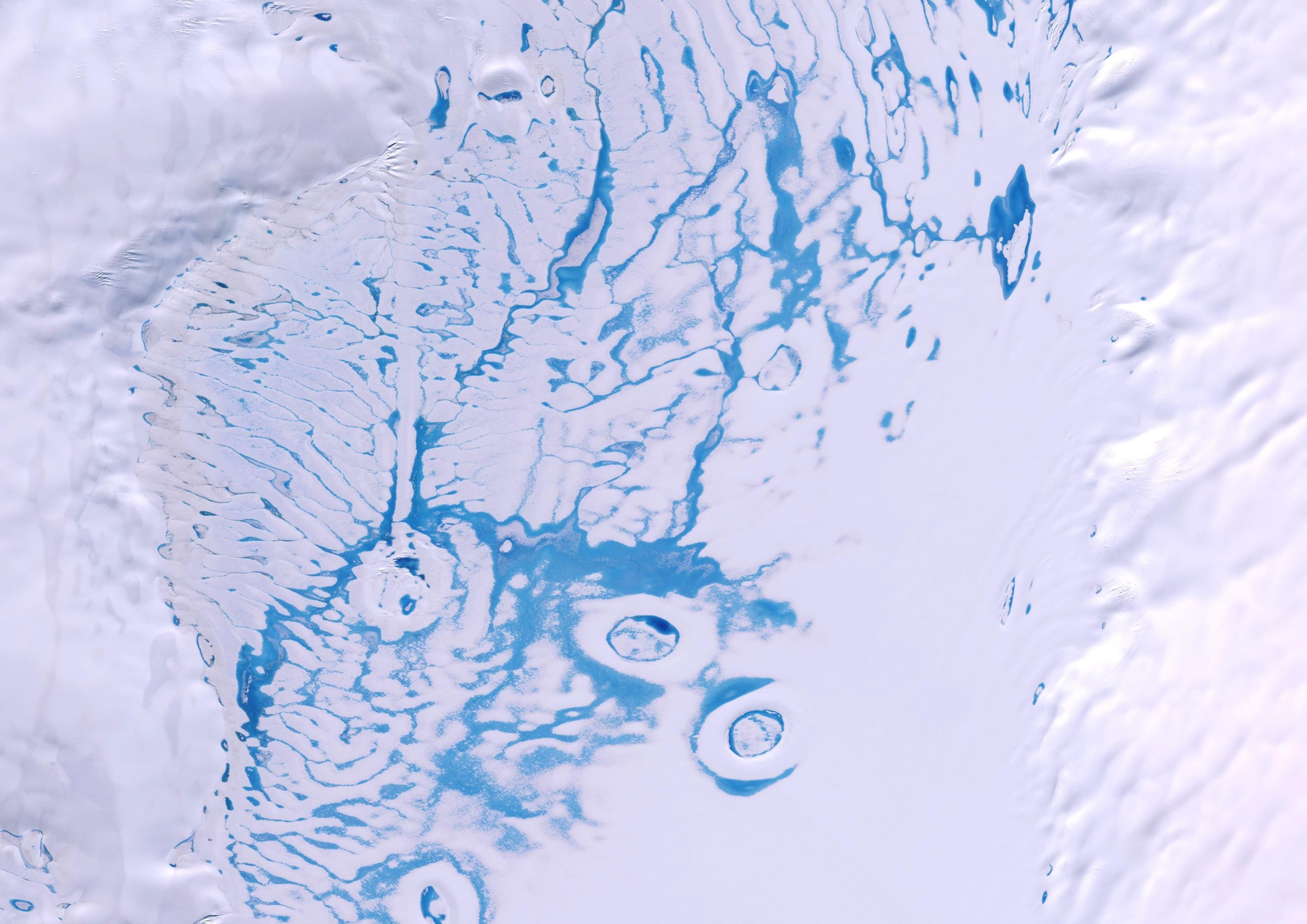 Pooled-Meltwater-Slush-Bach-Ice-Shelf-Antarctica-scaled_jpg_92.jpg