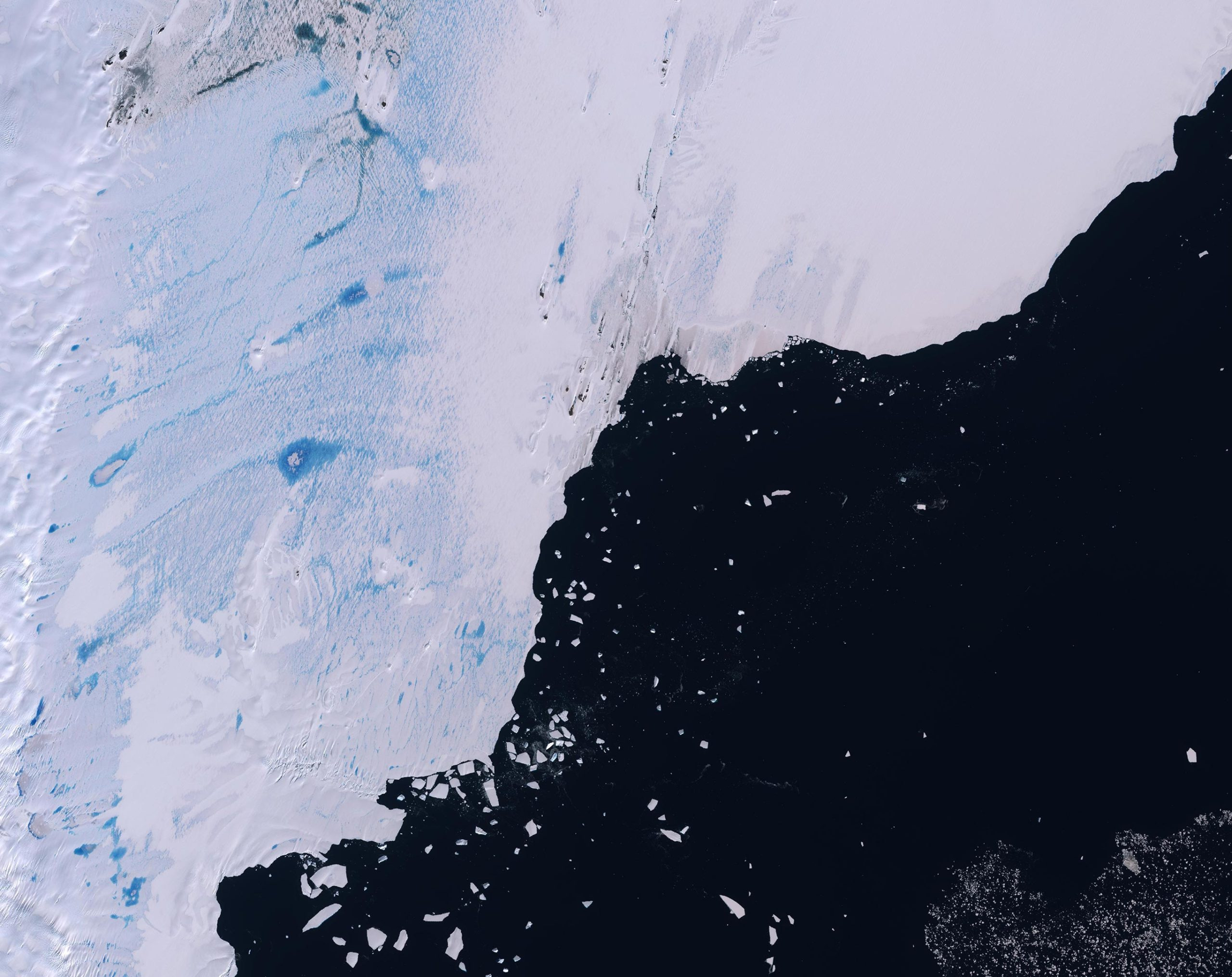 Pooled-Meltwater-Slush-Tracy-Tremenchus-Ice-Shelf-scaled_jpg_92.jpg