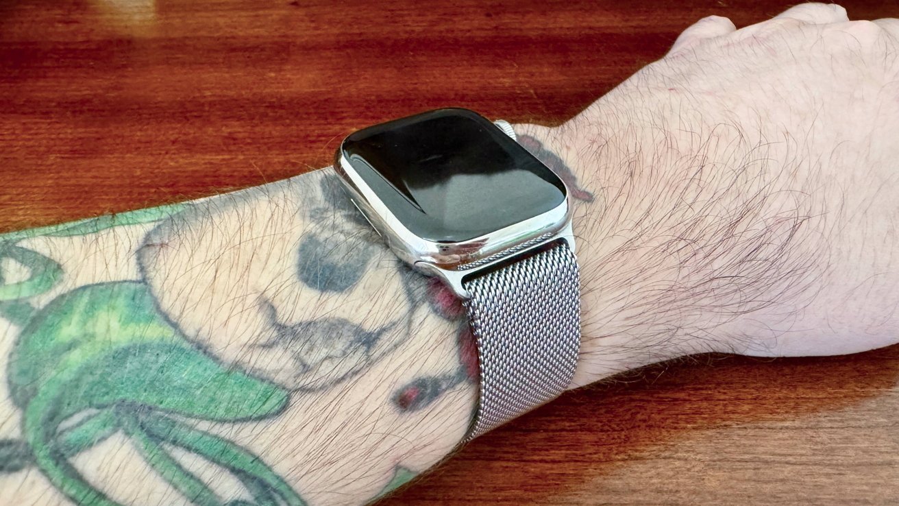 60192-123619-applewatchonanarmtattoo-xl.jpg