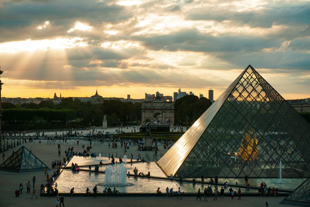 1719638932_louvre-museum-feature.jpg