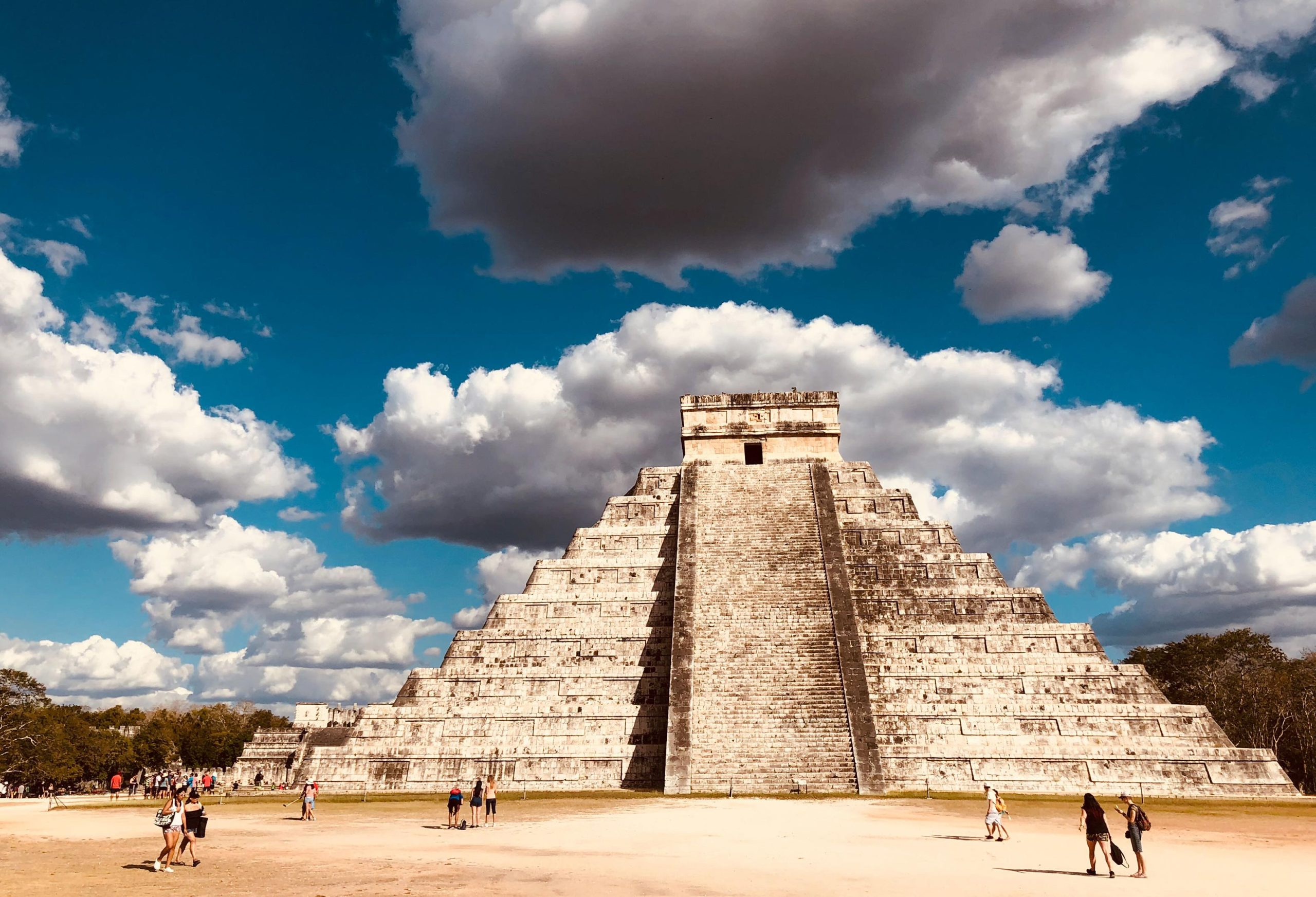 El-Castillo-at-Chichen-Itza-With-People-Cropped-scaled_jpg_92.jpg