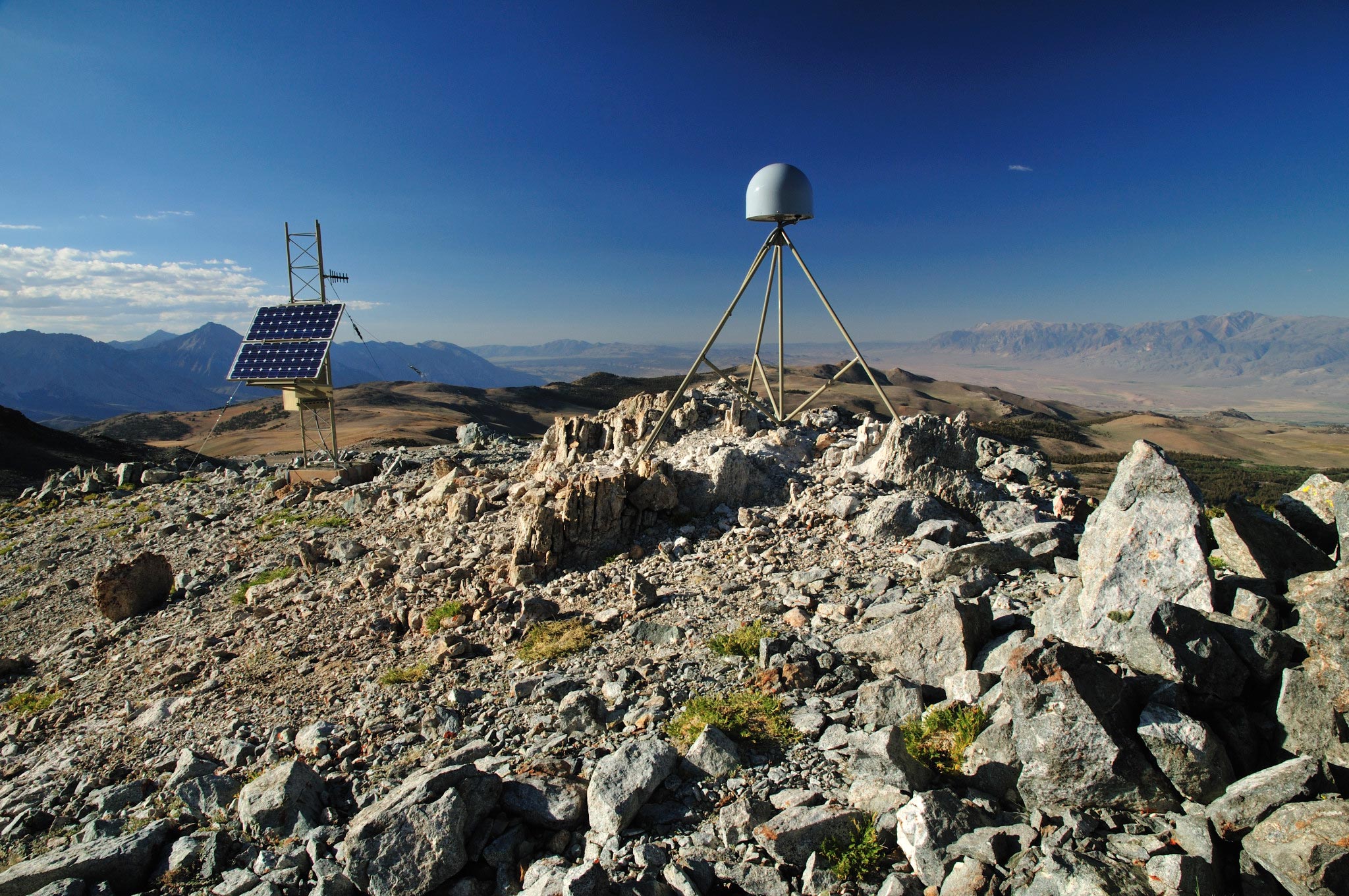 GPS-Sation-Eastern-Sierra-Nevada(1).jpg