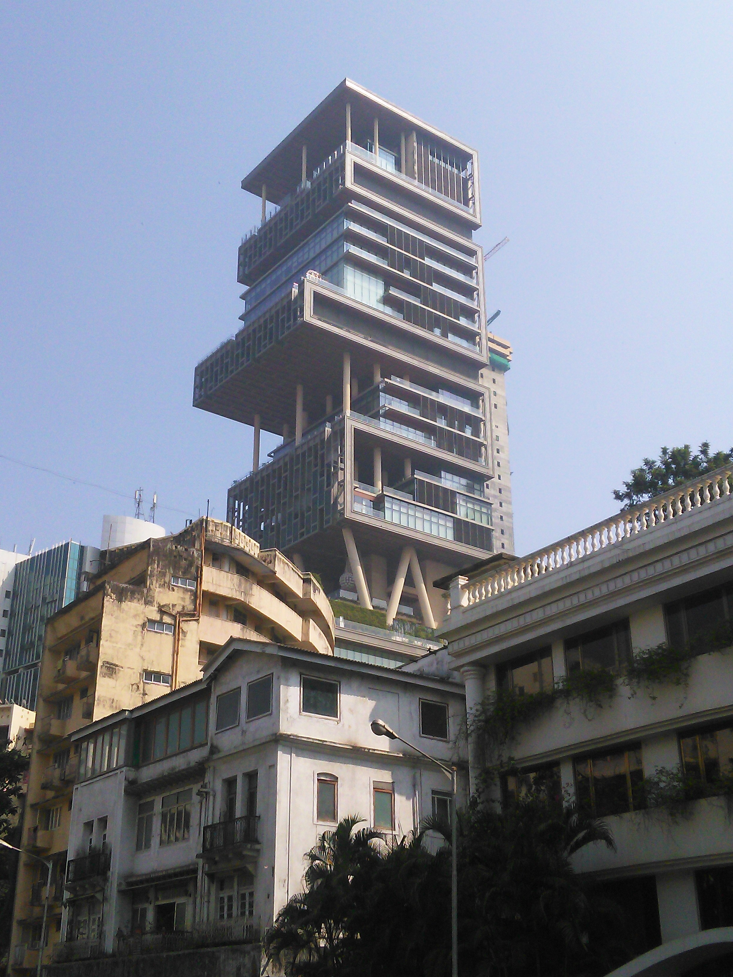 Antilia_building,_India.jpg