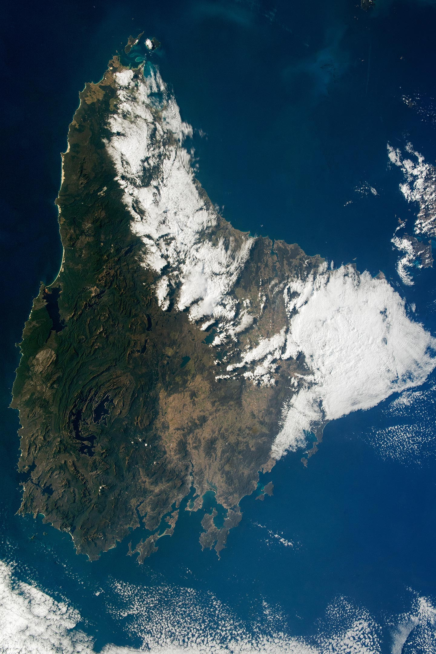 Tasmania-From-Space-Station_jpg_92.jpg