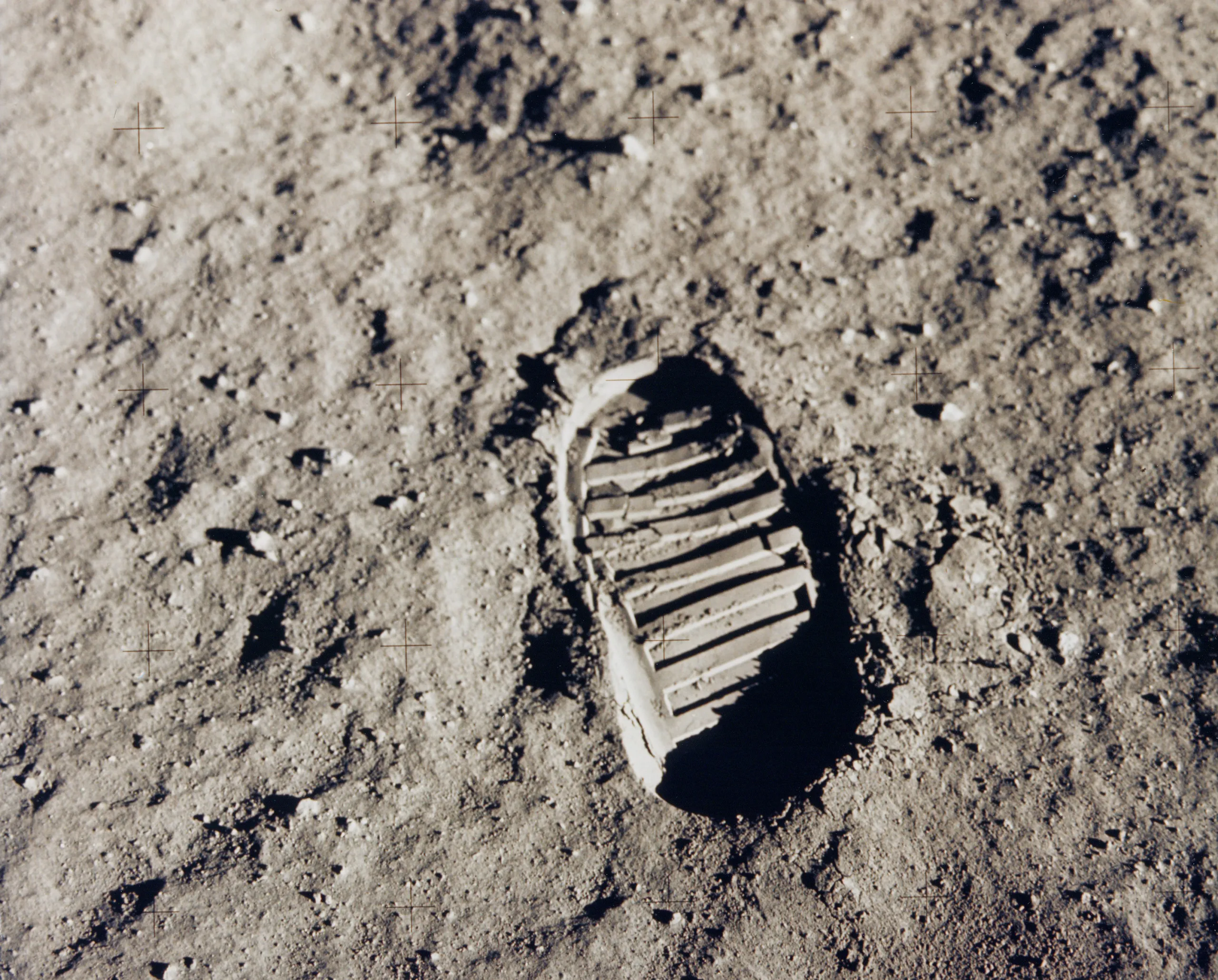 APOLLO-11-BOOTPRINT-ALDRIN.webp