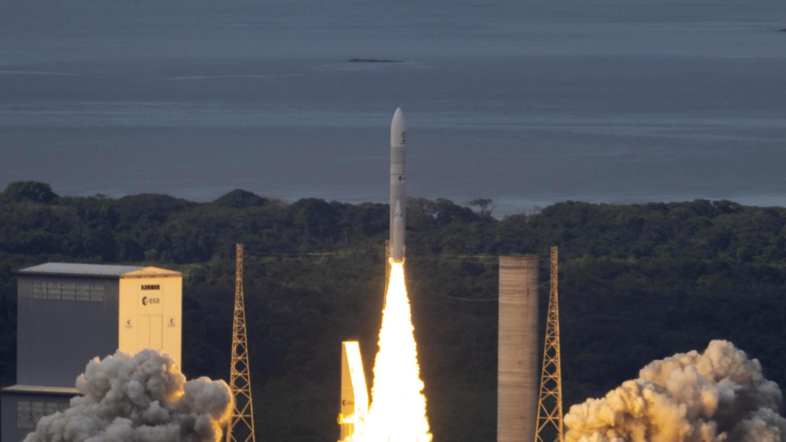 First-Ariane-6-Rocket-Lifts-Off-scaled（JPEG 图像，2560x1440 像素） — 缩放 (55-.jpg