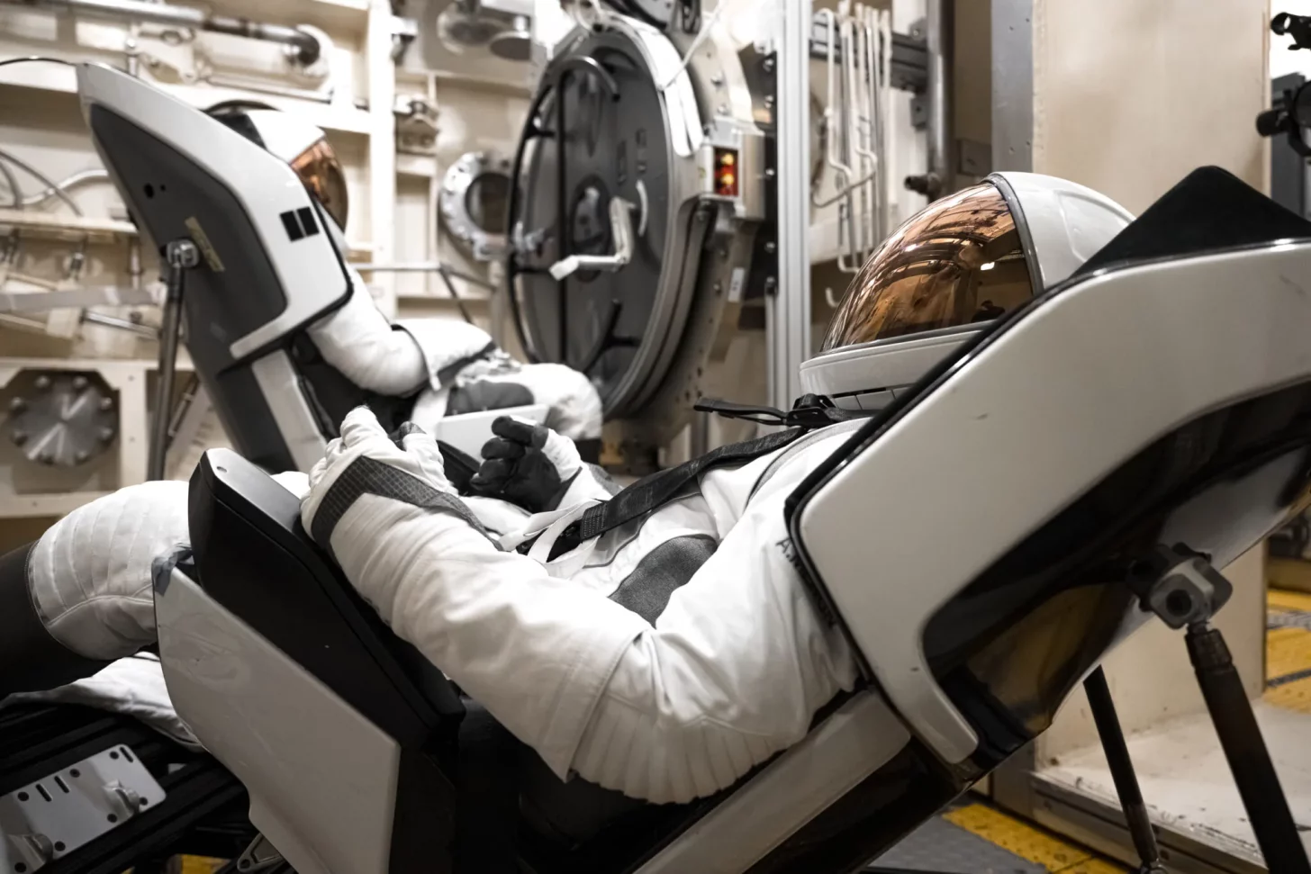 POLARIS-ASTRONAUT-SUIT-TEST-1-1456x971.webp