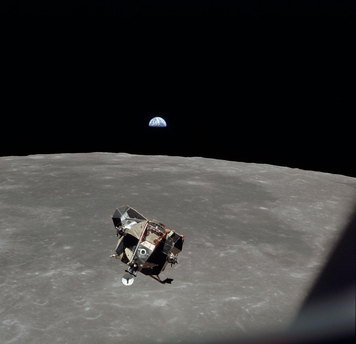 NASA-APOLLO-1-MOON-EARTH-LUNAR-MODULE-ASCENT.jpeg