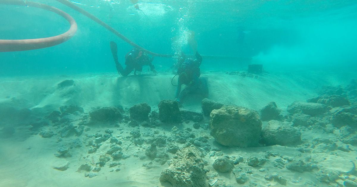 Architectural-Remains-at-the-Underwater-Village-of-Habonim-North.jpg