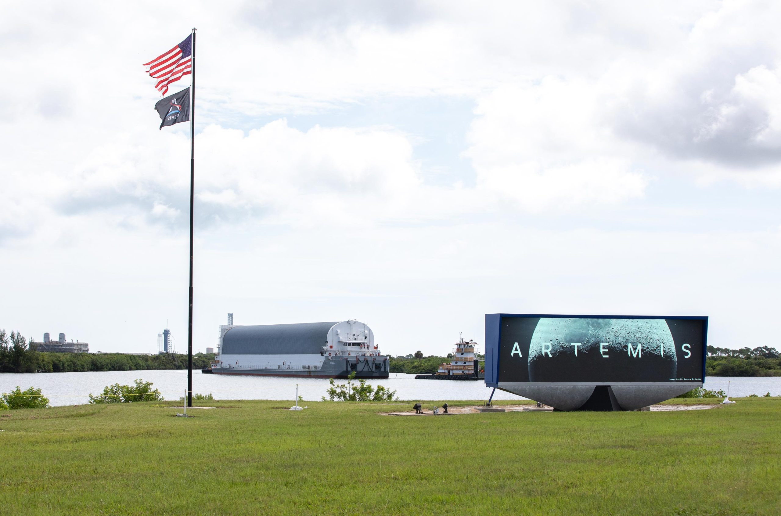 NASA-Pegasus-Barge-Carrying-Space-Launch-System-Core-Stage-scaled_jpg_92.jpg