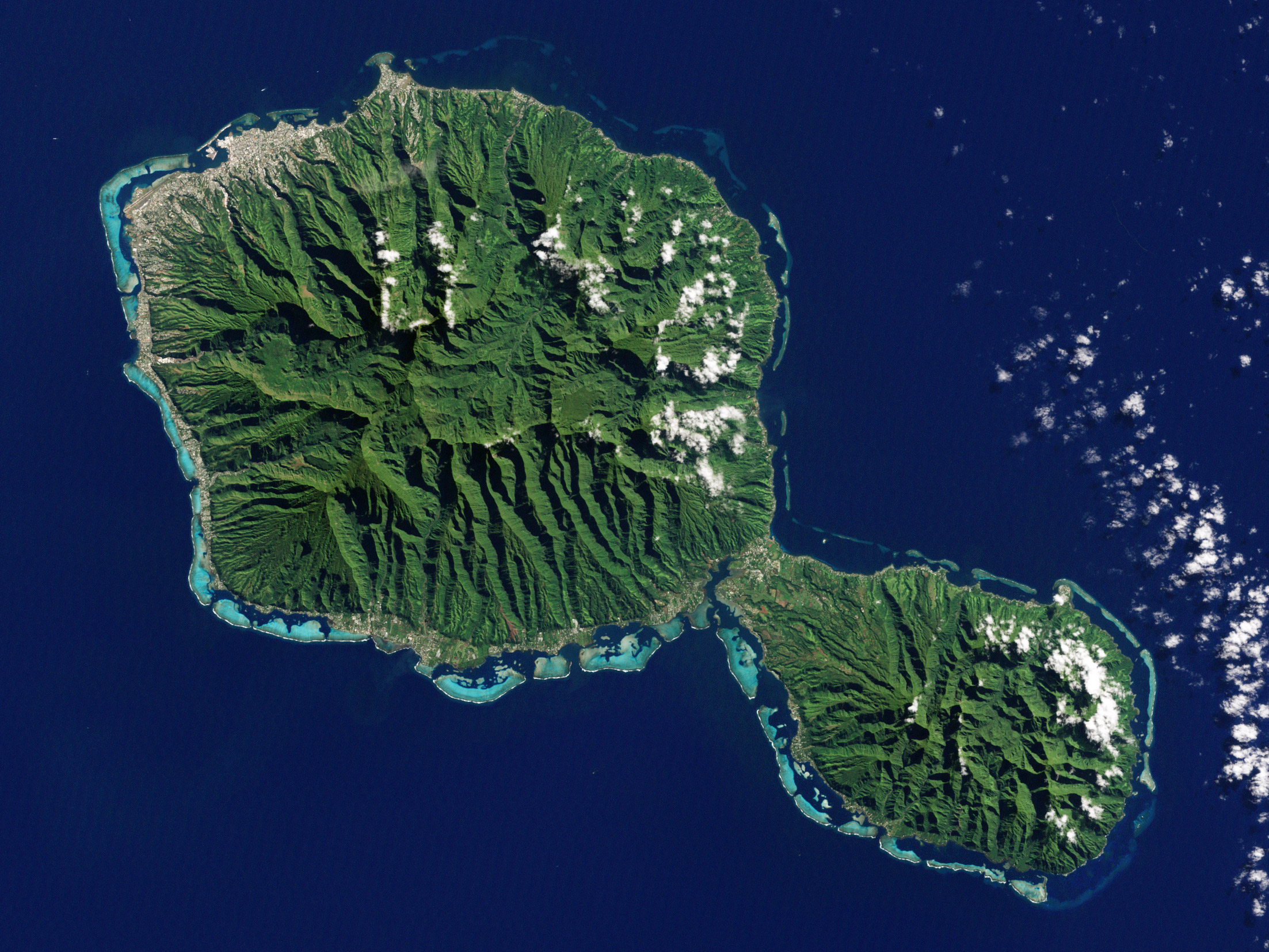 tahiti_etm_2001192_lrg.jpg