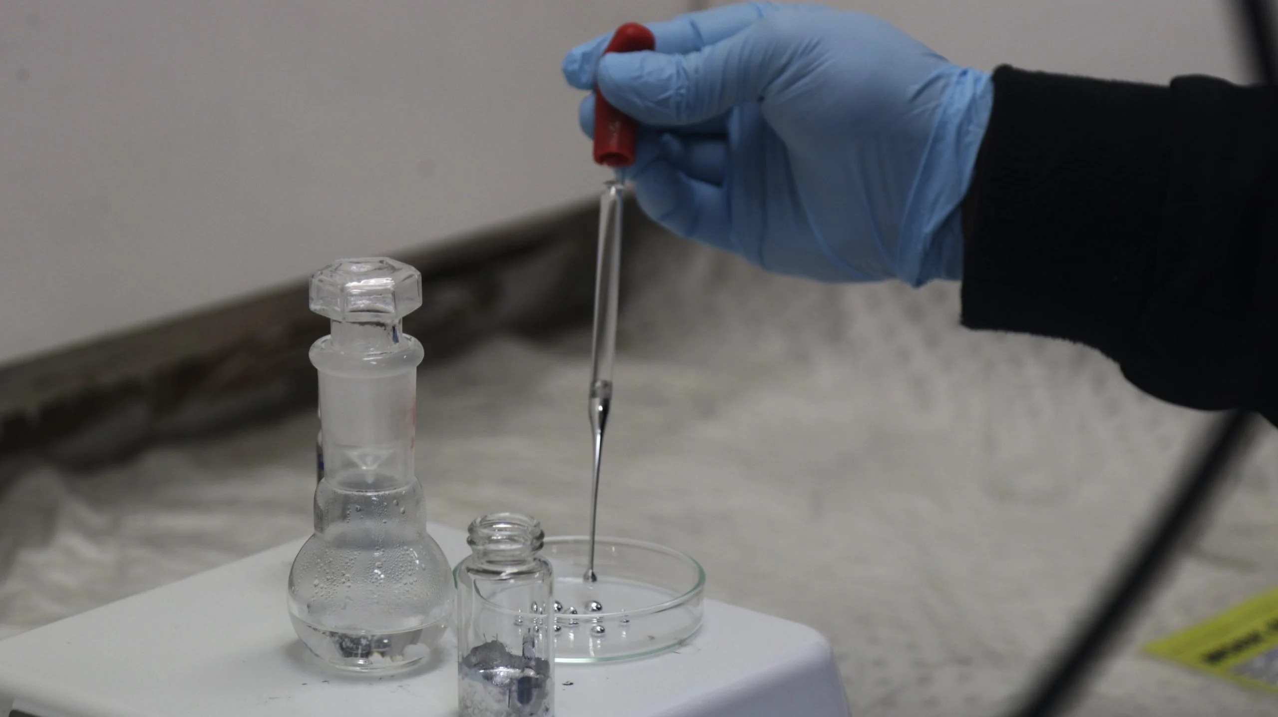 Liquid-Gallium-Syringe-scaled_jpg_92.jpg