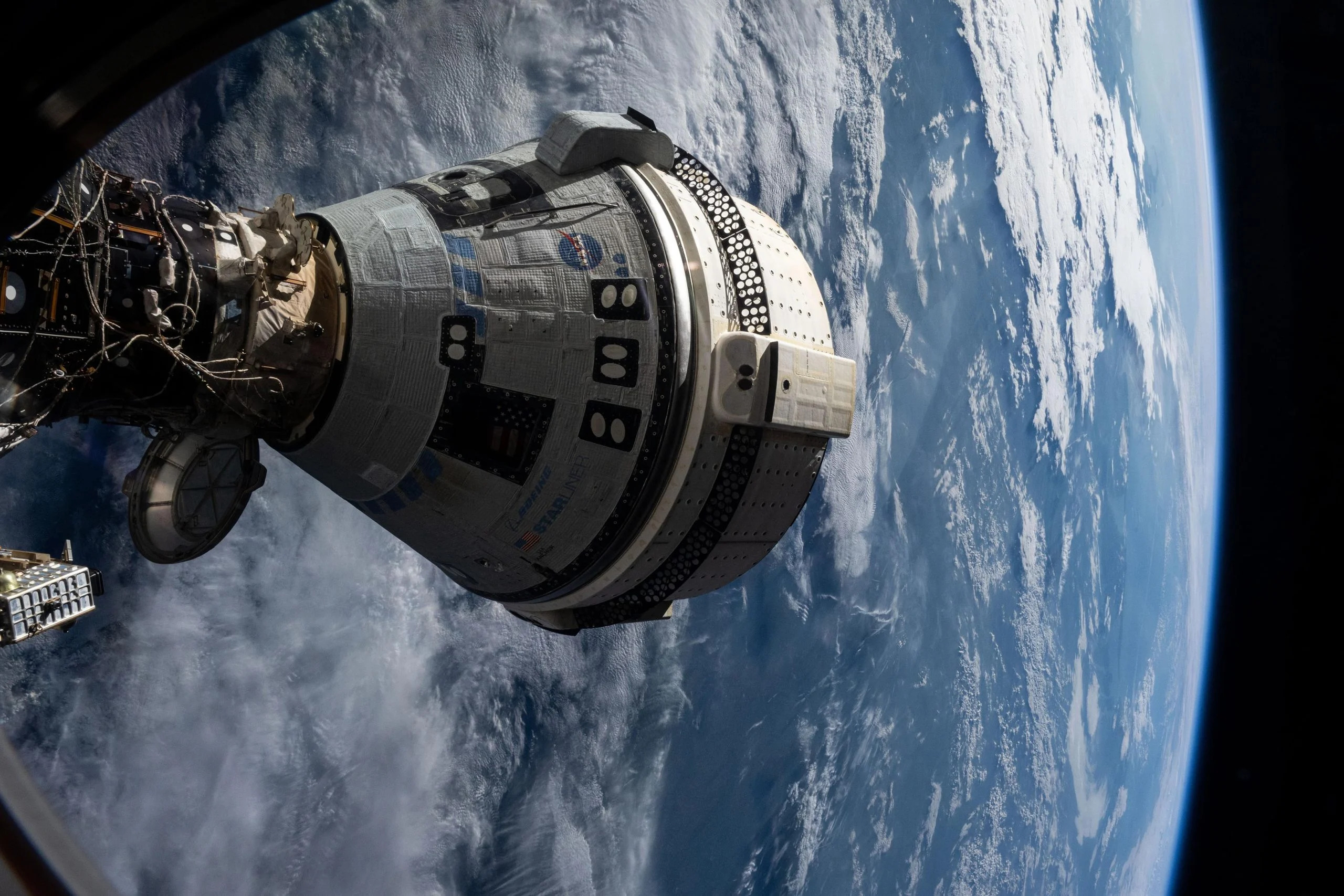 Boeing-Starliner-Spacecraft-Docked-Harmony-Module-From-Window-SpaceX-Dragon-Endeavour-scaled_jpg_92.jpg