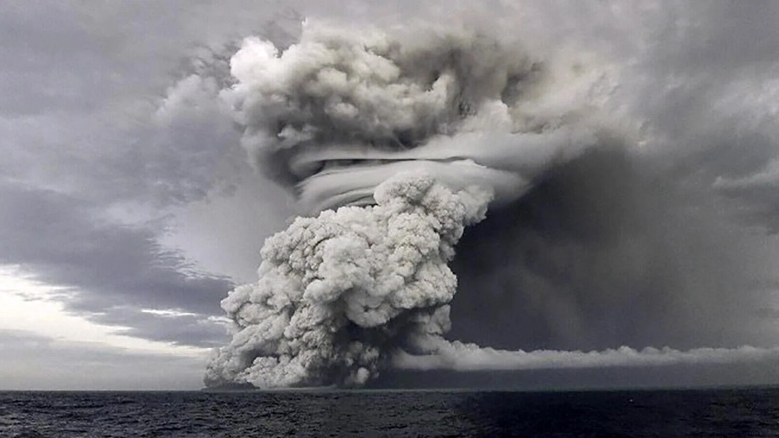 Hunga-Tonga-Volcano-Eruption_jpg_92.jpg