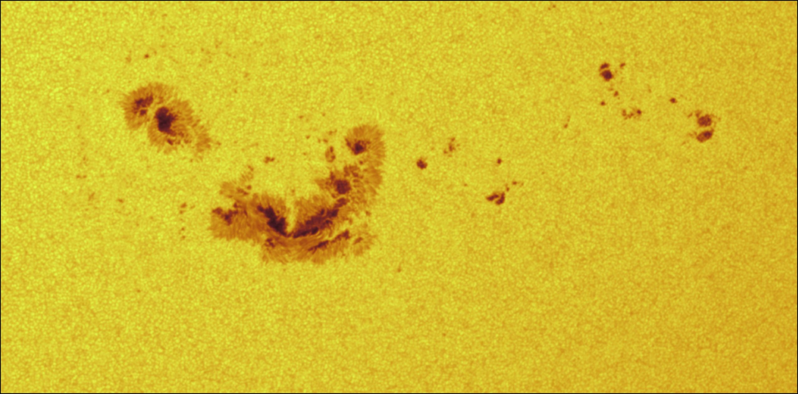 Big-Sunspot-White-Light-scaled_jpg.jpg