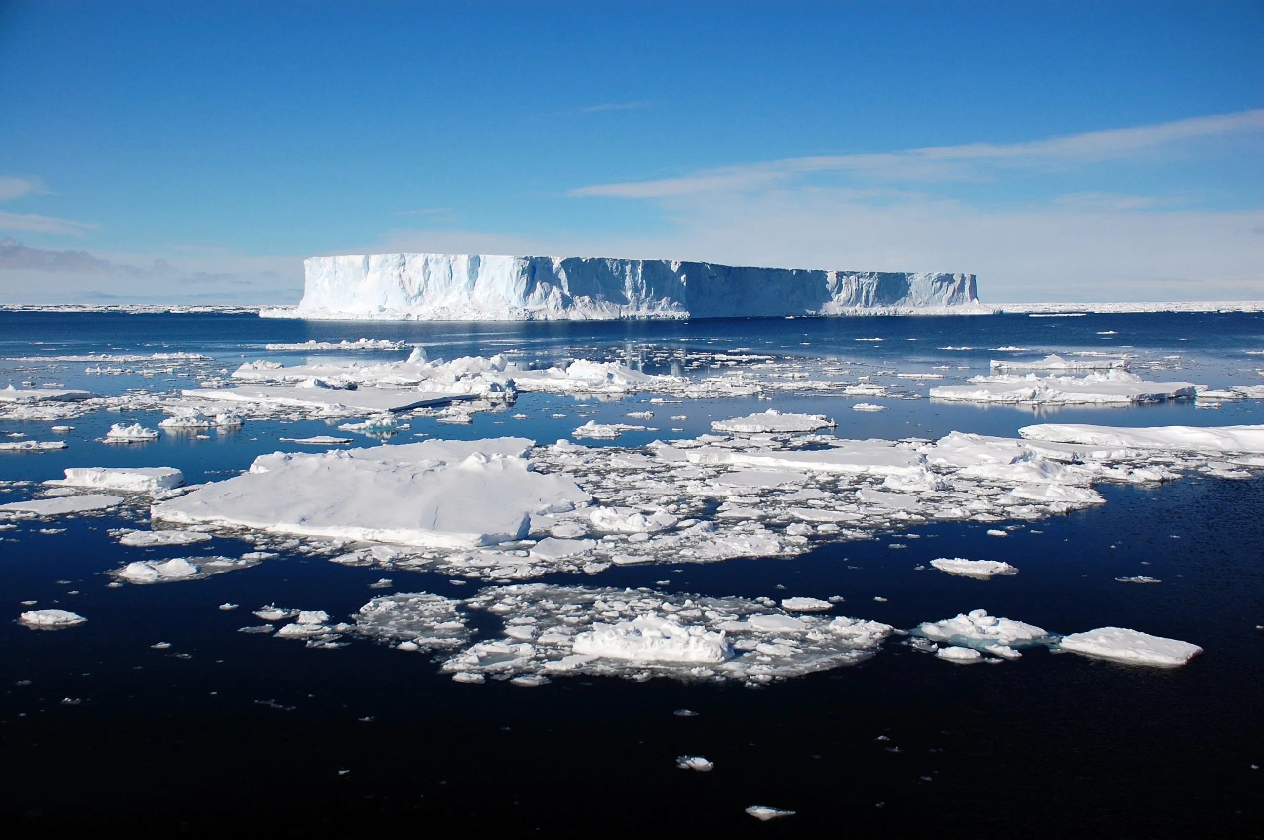 Icebergs-Collapsing-From-the-Antarctic-Ice-Sheet-scaled_jpg.jpg