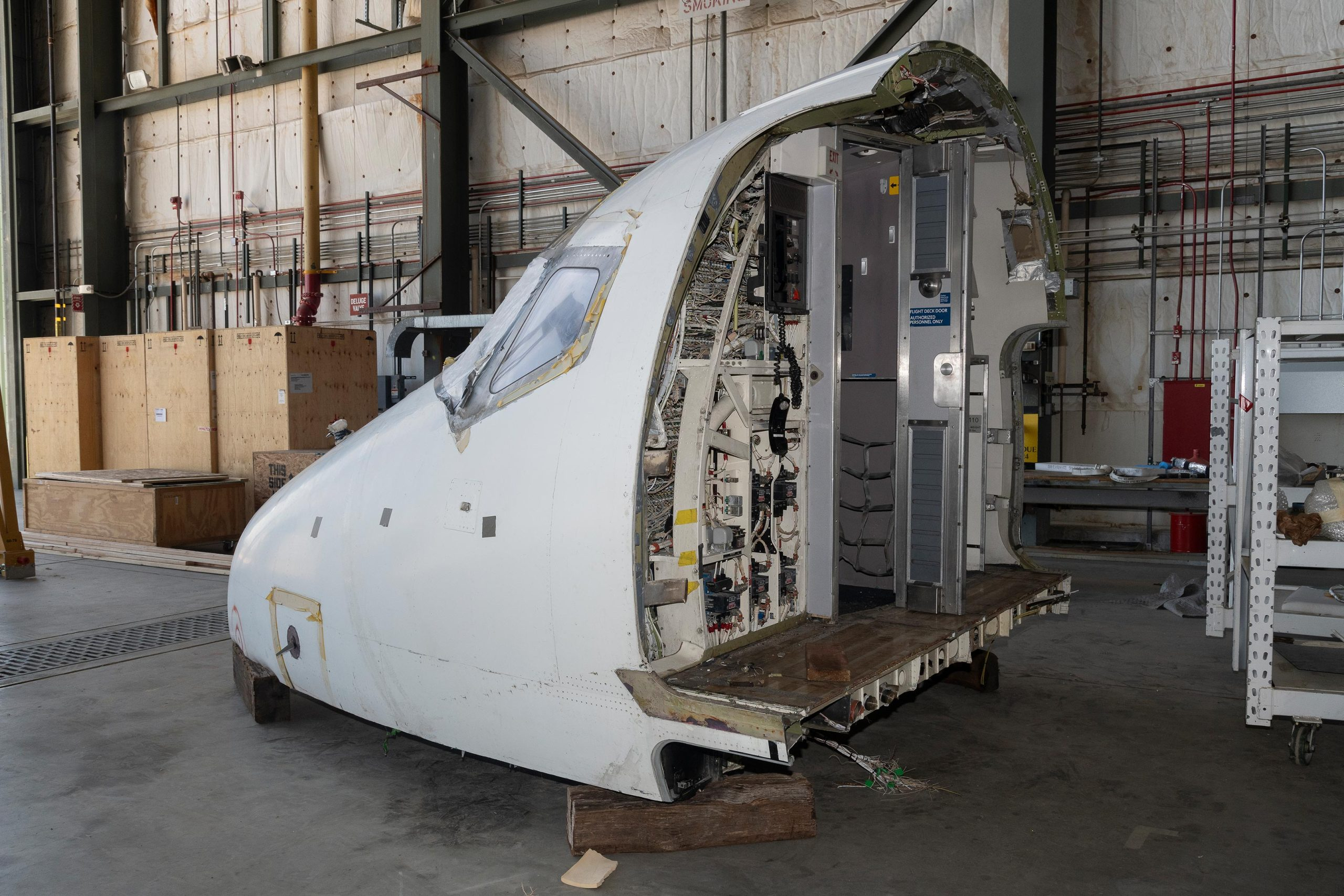 MD-90-Aircraft-Cockpit-scaled_jpg.jpg