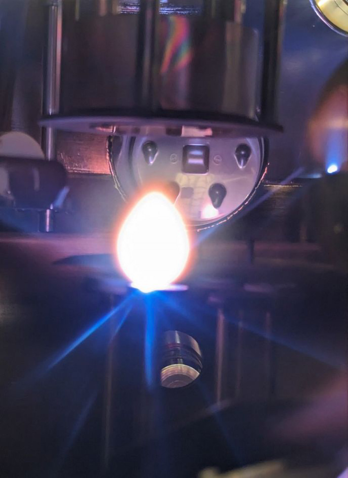 Pulsed-Laser-Plume_jpg.jpg