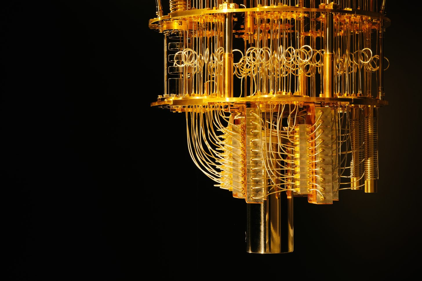 quantum-computers-and-accelerated-discovery_40645906341_o-1456x971.jpg