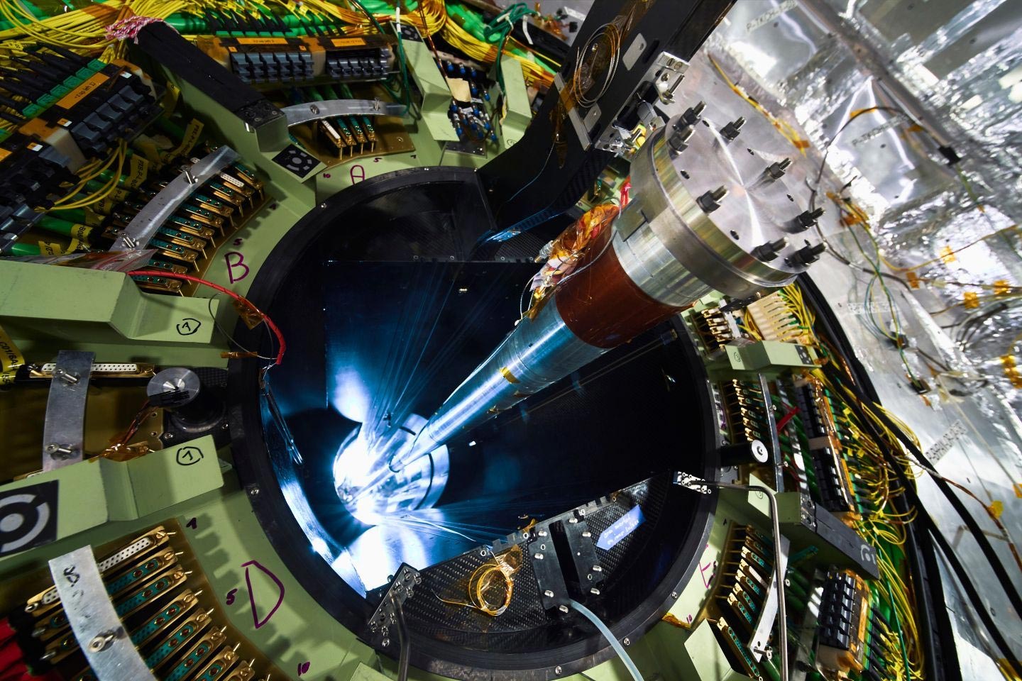 Compact-Muon-Solenoid-CMS-Large-Hadron-Collider.jpg