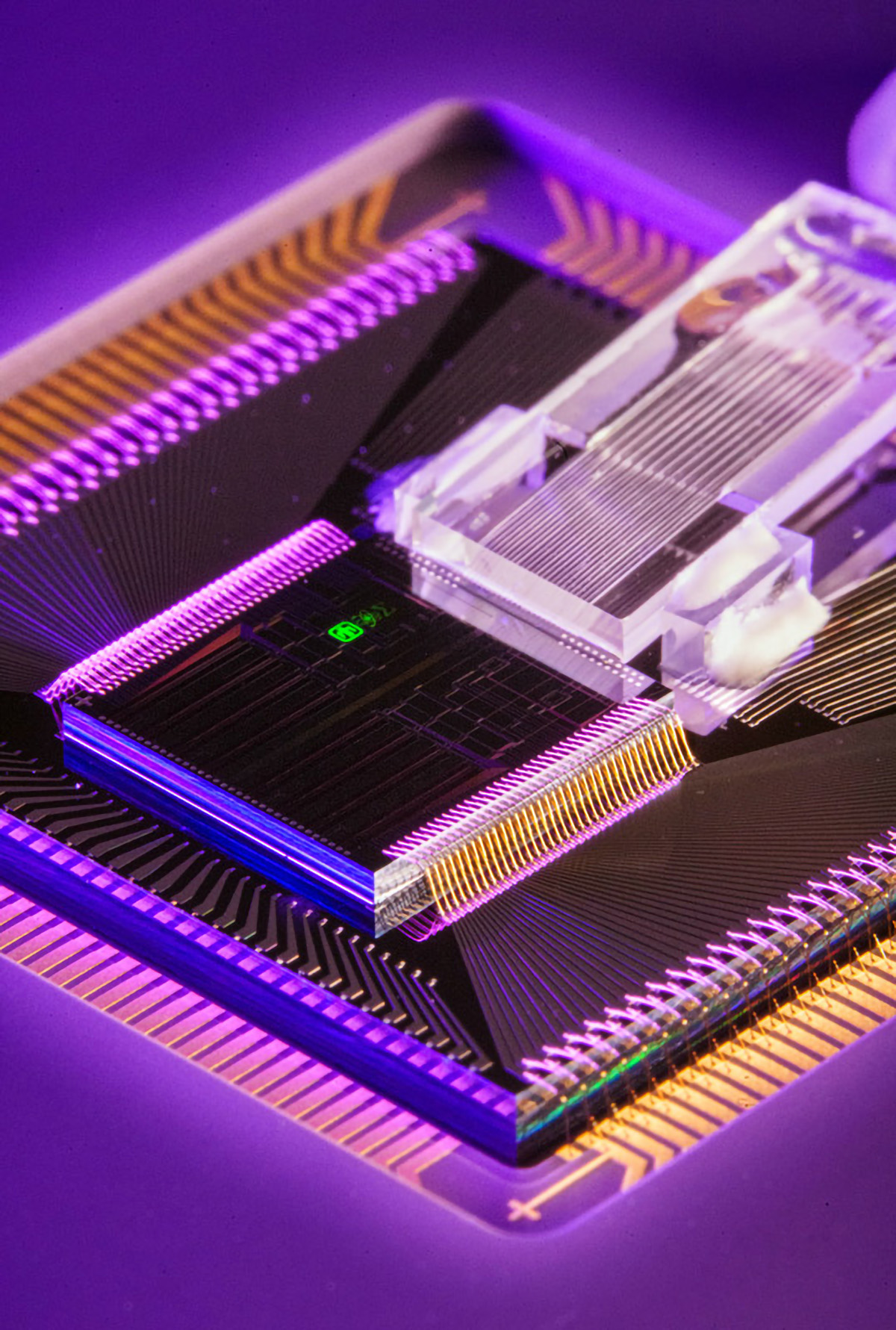 Four-Channel-Silicon-Photonic-Single-Sideband-Modulator-Chip.jpg