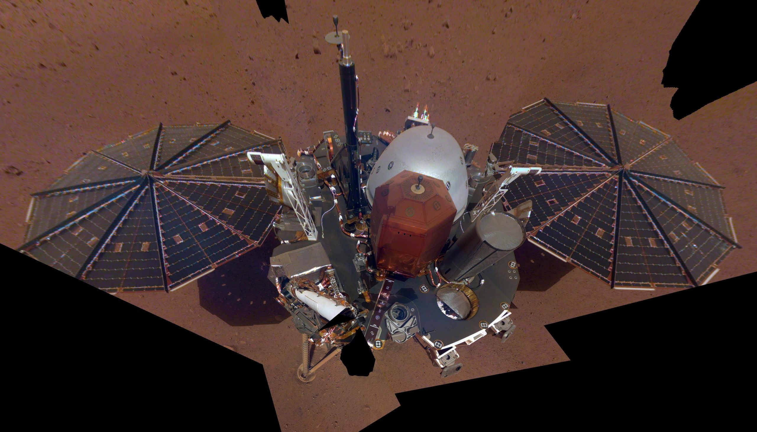 InSight-First-Selfie-Mars-scaled.jpg