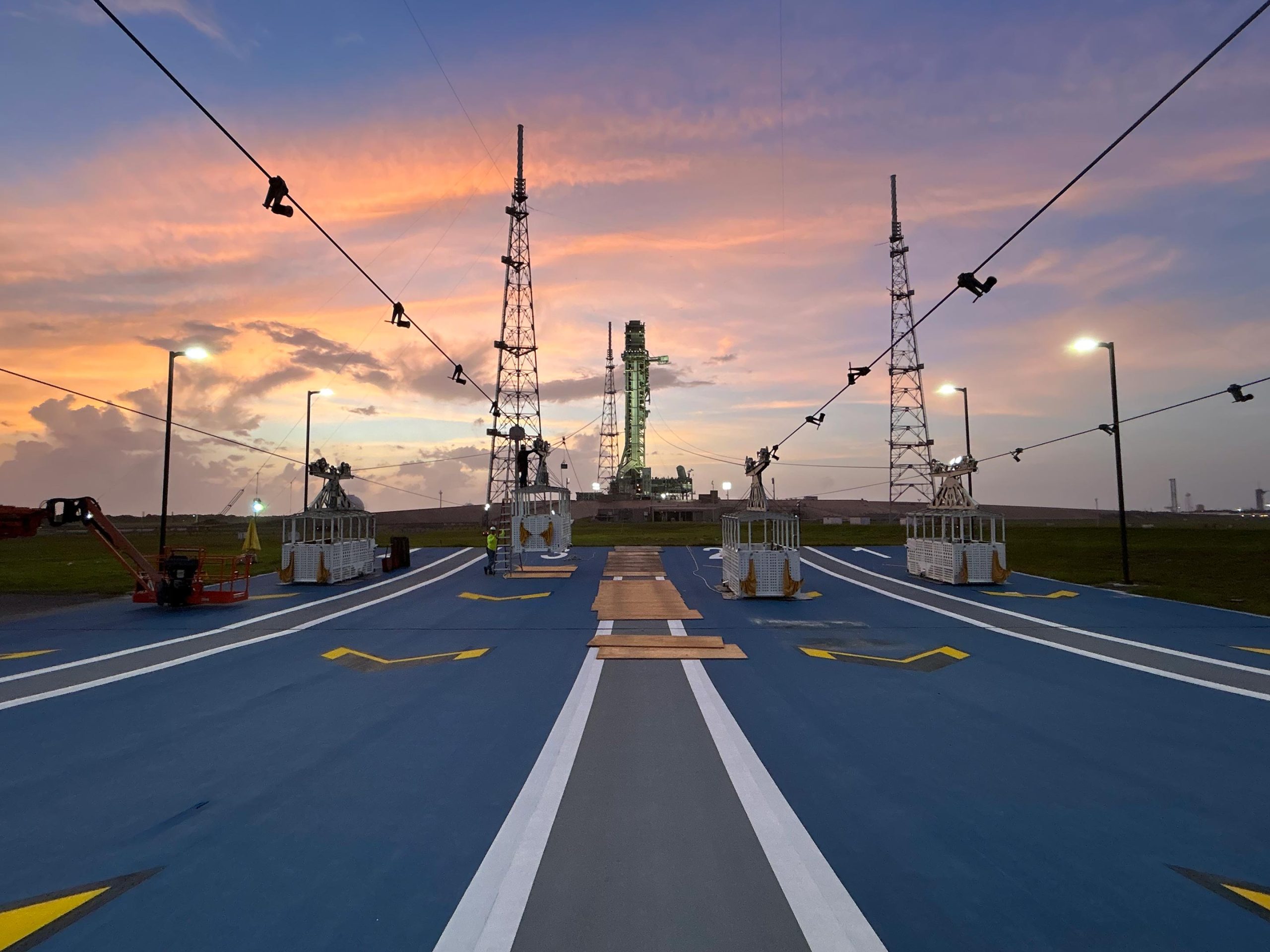 NASA-Exploration-Ground-Systems-Program-Teams-Test-Four-Emergency-Egress-Baskets-scaled.jpg