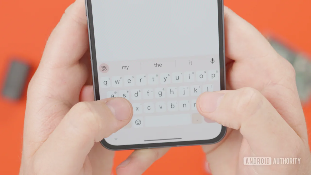 Gboard-on-Nothing-Phone-2-1280w-720h.png.webp