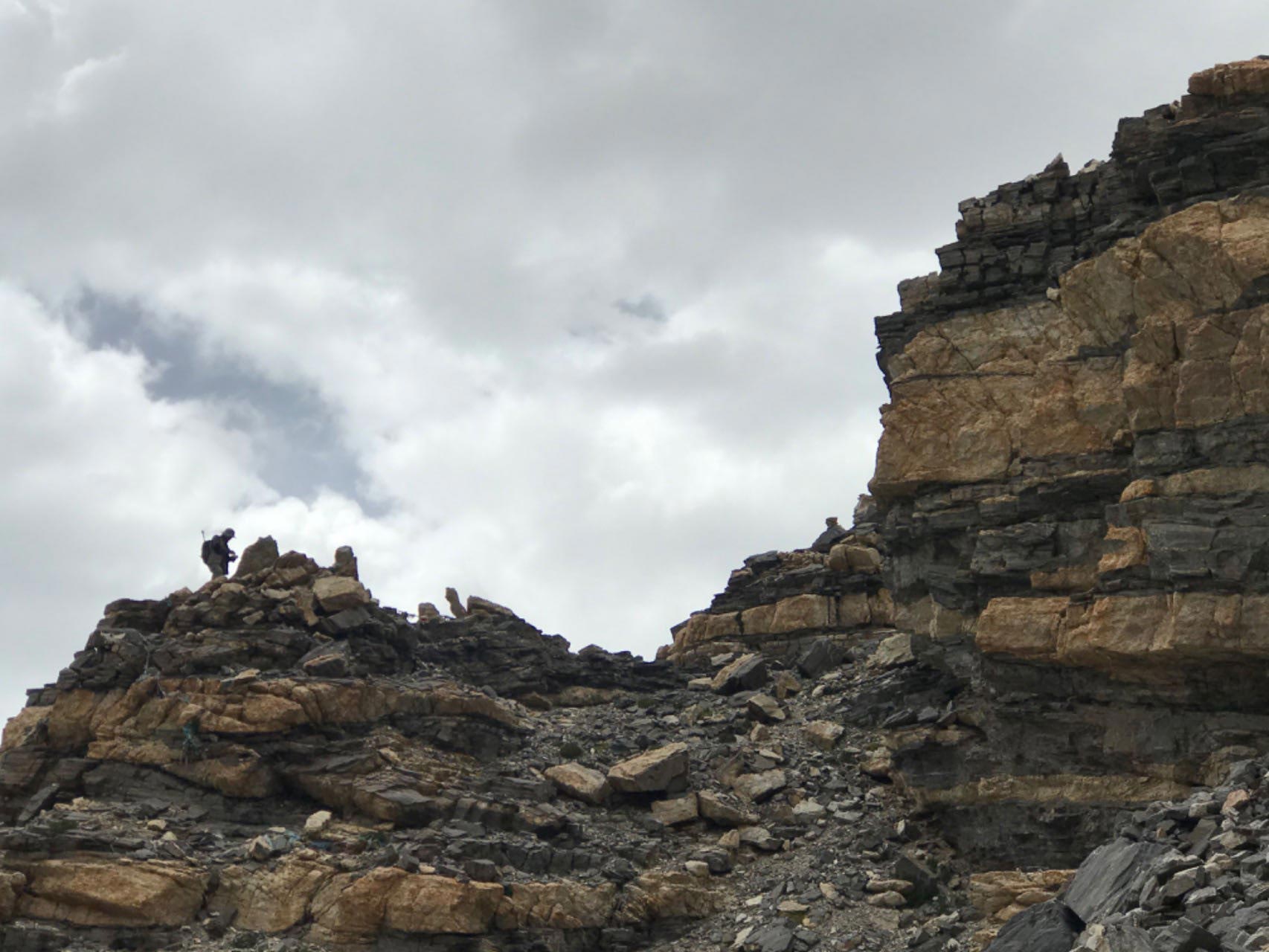 Researchers-Collecting-Magma-From-Tibetan-Plateau.jpg