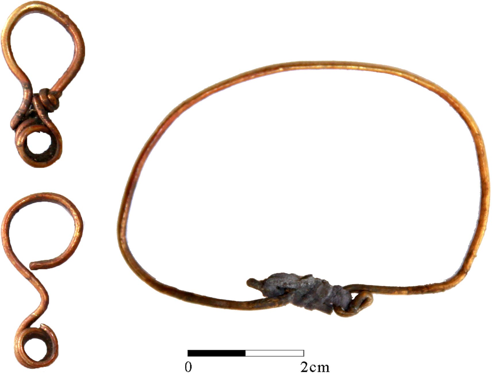 Gold-Bracelet-and-Earrings-From-Pre-Mongol-Grave.jpg