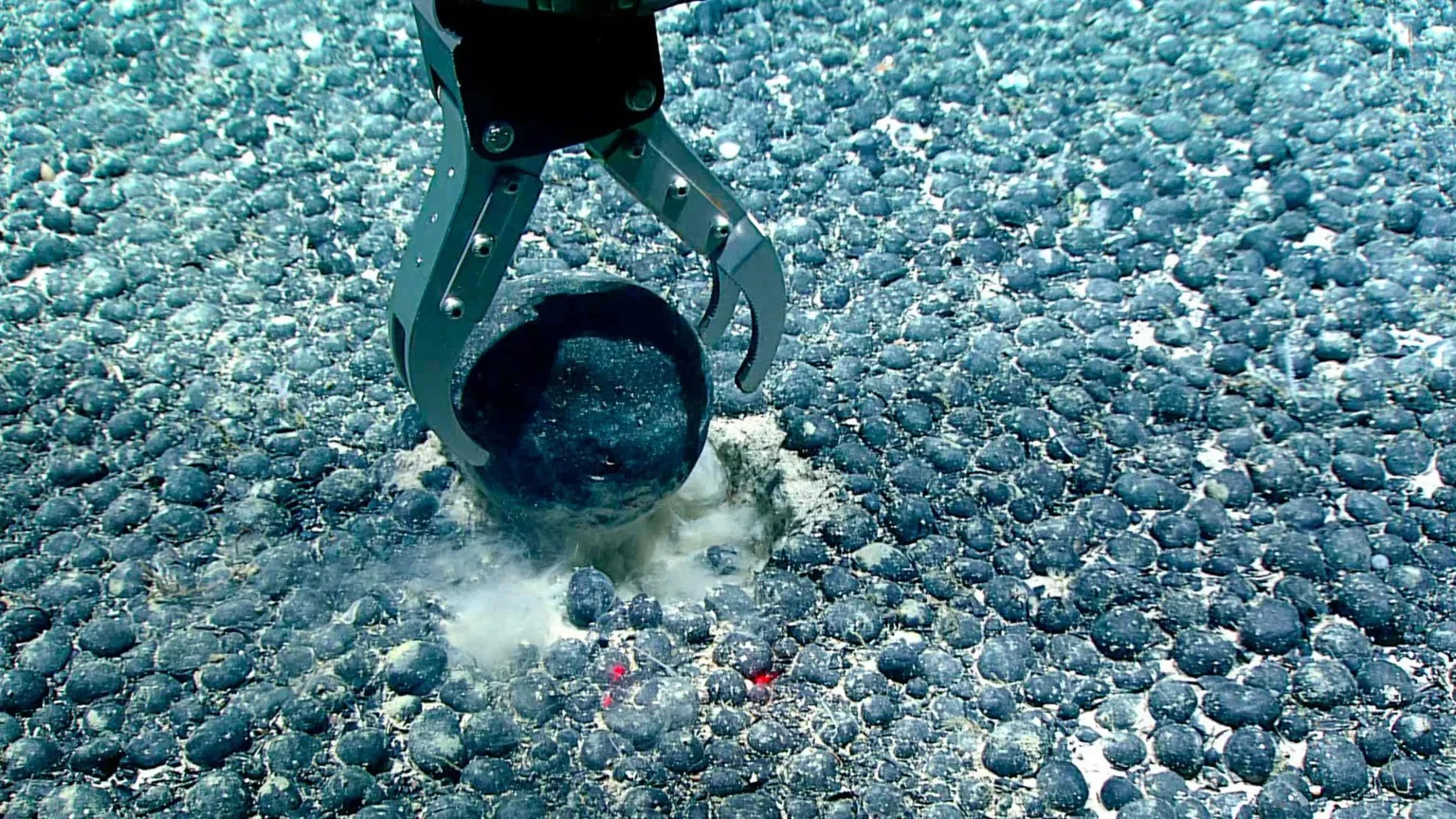 Deep-Sea-Nodule-Collection（WEBP 图像，1536x864 像素） — 缩放 (99-.jpg