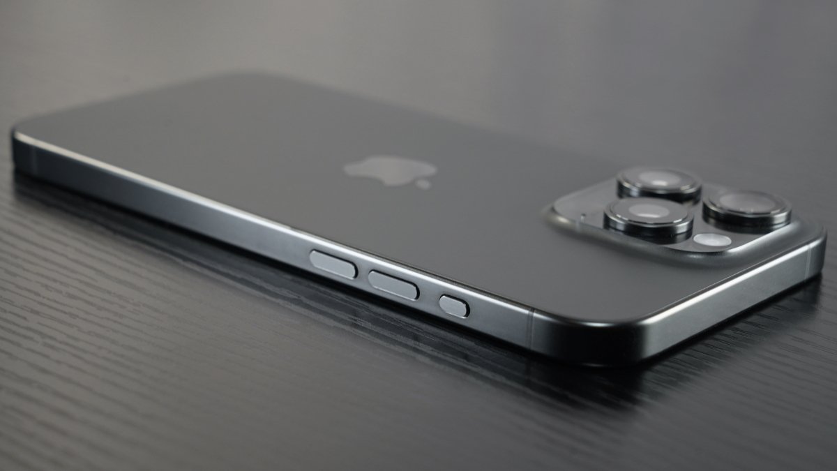 60914-125479-iPhone-15-pro-max-01-xl.jpg