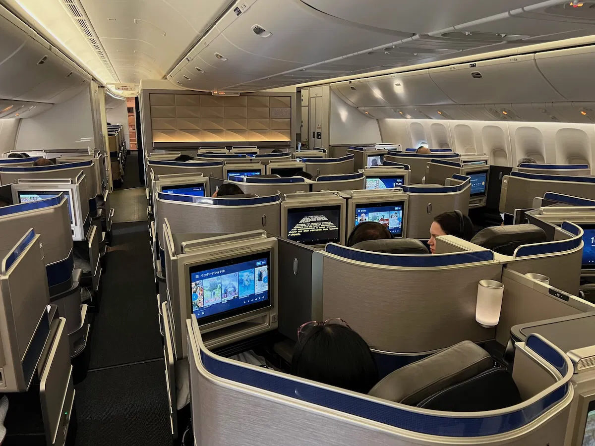 United-Polaris-Business-Class-777-32.webp