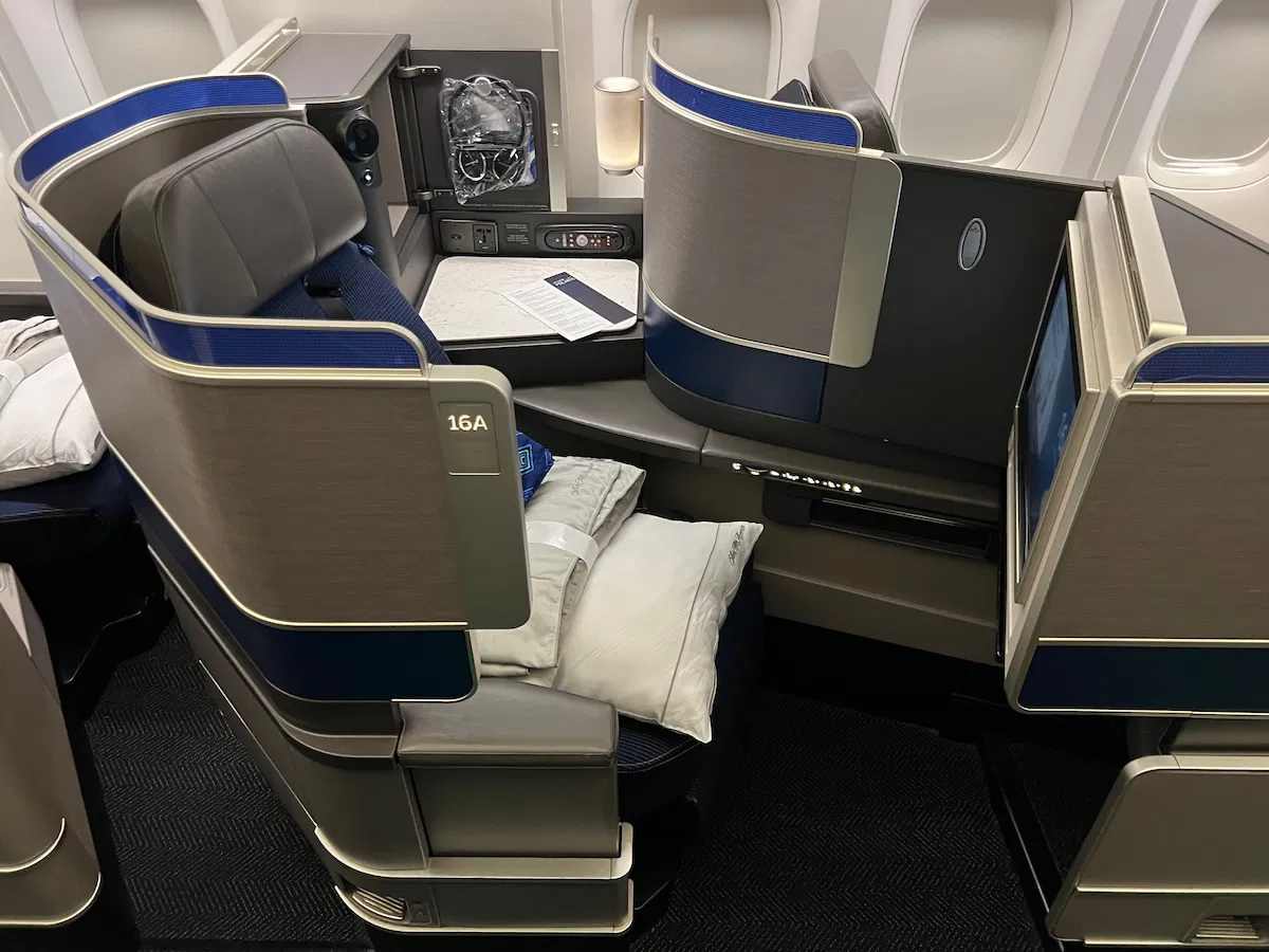 United-Polaris-Business-Class-777-18.webp
